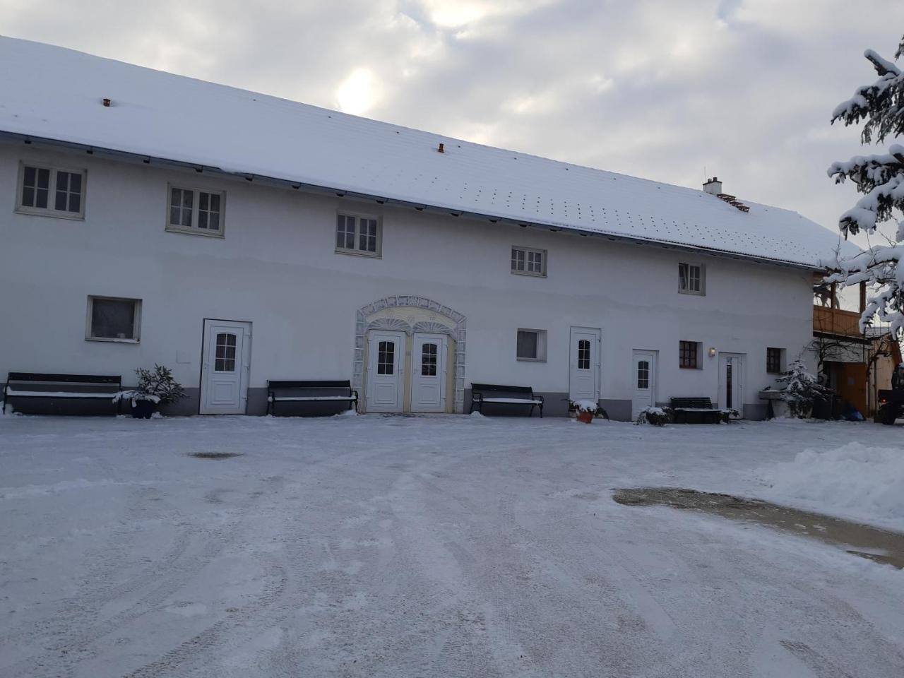 Geinberg Suites&via Nova Polling im Innkreis